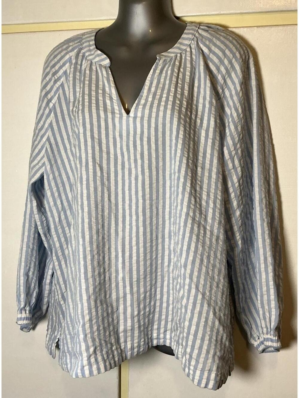 LL Bean Seacoast Seersucker Blouse Womens L Blue Splitneck Cottagecore Beach